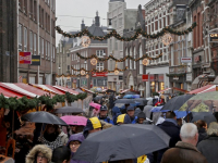 20171512-Regenachtige-start-kerstmarkt-Dordrecht-Tstolk
