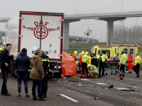 Persoon overleden bij ernstig ongeluk op de A16 Ridderkerk