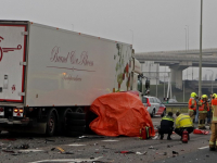 Persoon overleden bij ernstig ongeluk op de A16 Ridderkerk