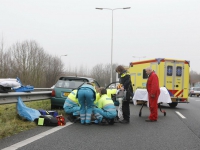 20150501-Bestuurder-in-zorgwekkende-toestand-naar-ziekenhuis-Rondweg-N3-Dordrecht-Tstolk_resize