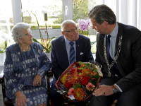 20170711-75-jarig-getrouwd-echtpaar-Trenning-Veldman-Vijverplantsoen-Dordrecht-Tstolk