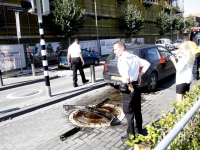 20160809 Auto botst op poller Leerpark Dordrecht Tstolk 002