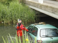 20162705 Auto te water geraakt Halmaheiraplein Dordrecht Tstolk 002