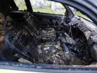 20163008 Auto volledig uitgebrand Troelstraweg Dordrecht Tstolk 003