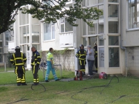 20160409 Bewoonster gered van balkon door brandweer Frank vd goesstraat Dordrecht Tstolk 003