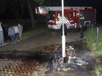 20161308 Brommer uitgebrand aan de Dr L.L. Zamenhoflaan Dordrecht Tstolk 001