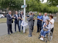 20162209 Onthulling van WhatsApp-buurtpreventieborden Platanenlaan Papendrecht Tstolk