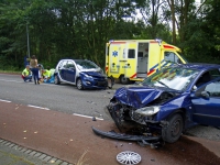 20162908 Eén gewonde bij frontale aanrijding Simon de Danserweg Dordrecht Tstolk 001