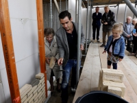 20162005 eerste steen gelegd toekomstige bewoners Vest Dordrecht Tstolk