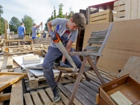 20161608 Kinderen bouwen hutten Gemeentewerf Papendrecht Tstolk 004