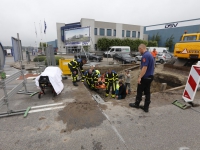 20161406 Man na val in bouwput , met beenletsel naar het ziekenhuis Dordrecht Tstolk 001