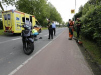 20163105 Man met hoofdletsel afgevoerd na val met scooter Dordrecht Tstolk 001