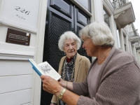 20163006 Jeugdboekenschrijfster Miep Diekmann schreef hier Singel Dordrecht Tstolk 004