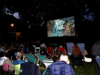 20162907 Film kijken in tuin Dordrechts Museum Dordrecht Tstolk 001