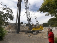 20162107 Eerste heipalen de grond in bij nieuwbouw huizen Crabbehof Dordrecht Tstolk 001