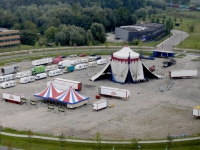 20160609 Opbouwen Circus Louis Knie Laan van Europa Dordrecht Tstolk 001