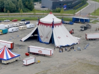 20160609 Opbouwen Circus Louis Knie Laan van Europa Dordrecht Tstolk