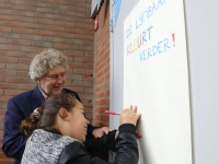 20163005 Pop-Up wijkinfopunt geopend aan het Lijnbaangebied Dordrecht Tstolk