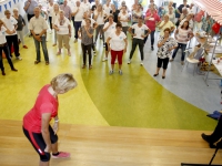 20161709 Olga Commandeur opent Vivera Leefstijlmarkt Zwijndrecht Tstolk 002