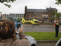 20162006 Traumahelikopter trekt veel bekijks Zwijndrecht Tstolk 001
