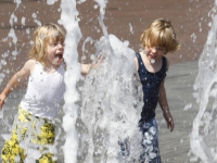 20161907 Genieten van de zomerse weer Statenplein Dordrecht Tstolk 003