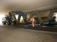 20161706 Vrachtwagen te hoog voor viaduct Burg Doumaweg Zwijndrecht Tstolk 001