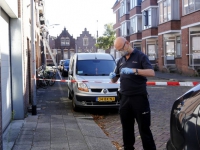 20161508 Vuurwapen aangetroffen na aanhouding twee mannen Christiaan de Wetstraat Dordrecht Tstolk 004