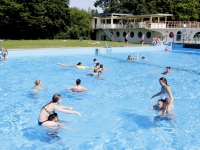 20160606 Drukte in Wantijbad Dordrecht Tstolk