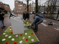 Aangeklede containers moeten zwerfafval tegengaan  Weeshuisplein Dordrecht