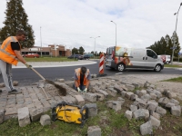 20152809-Keien-moeten-opnieuw-worden-geplaatst-Groenezoom-Dordrecht-Tstolk-001