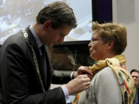 Nelleke de Smoker benoemd tot lid in de orde van Oranje Nassau stadhui Dordrecht