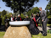 Onthulling Moluks herinneringsmonument  Essenhof Dordrecht