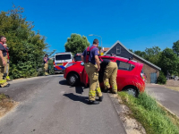 03082022-Auto-bijna-van-dijk-gereden-Wieldrechtse-Zeedijk-Dordrecht-Stolkfotografie-001