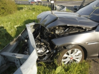20160605 Auto in vangrail , twee gewonden Randweg N3 Dordrecht Tstolk 003