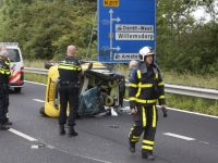 20173005 Auto op zijn kant Randweg N3 Dordrecht Tstolk 004