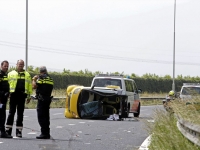 20173005 Auto op zijn kant Randweg N3 Dordrecht Tstolk