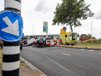 Auto over de kop geslagen Laan vd naties Dordrecht