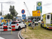 Auto over de kop geslagen Laan vd naties Dordrecht