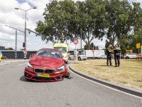 Auto over de kop geslagen Laan vd naties Dordrecht