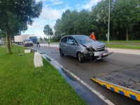 Auto uit bocht gevlogen Aquamarijnweg Dordrecht