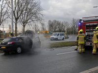 Auto in brand op oprit N3