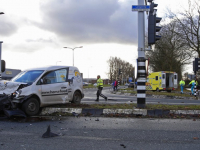 20172812-Autos-frontaal-op-elkaar-gebotst-Langeweg-Munikkensteeg-Zwijndrecht-Tstolk-001