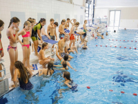 Maarten vd Weijden opent zwemvierdaagse Sportboulevard Dordrecht