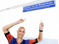 Maarten vd Weijden opent zwemvierdaagse Sportboulevard Dordrecht