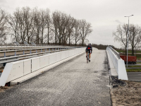 Nieuwe fietsburg over A16 is bijna klaar voor gebruik