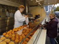 20161710 De eerste Oliebollen Spuiboulevard Dordrecht Tstolk 003