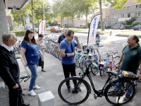 Beroofde Armando komt gratis e-bike ophalen bij Dordtse fietsenwinkel Brouwersdijk Dordrecht