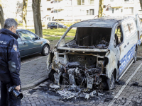 Bestelbus brandt uit in Crabbehof Nolensweg Dordrecht