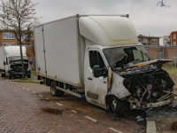 Vrachtwagentjes uitgebrand in Vogelbuurt