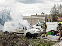 Autobestelbus uitgebrand Prunuslaan Dordrecht